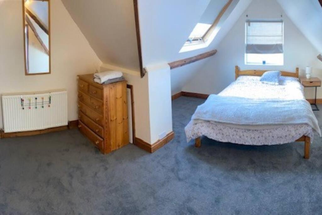 3 Double Bedroomed Flat, Acton. London, Uk Exterior foto